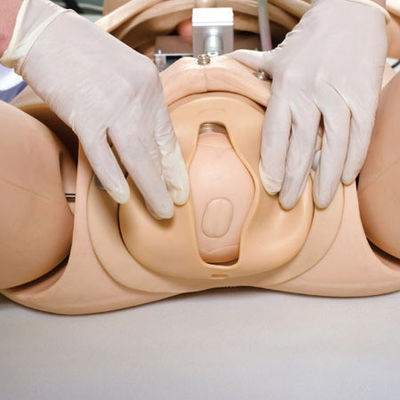 Geburtsschulungsmannequin für realistische Notfallsimulationen für Mütter und Neugeborene