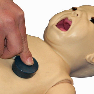 Medizinische Wissenschaft Neugeborene Krankenschwester Schaukel für Intubation Auskultation und CPR-Ausbildung